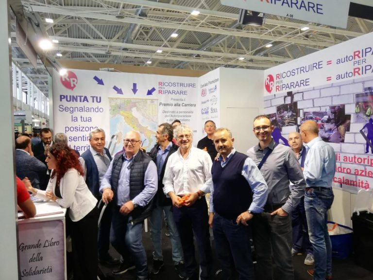 Stand Ricostruire per Riparare Autopromotec 2019