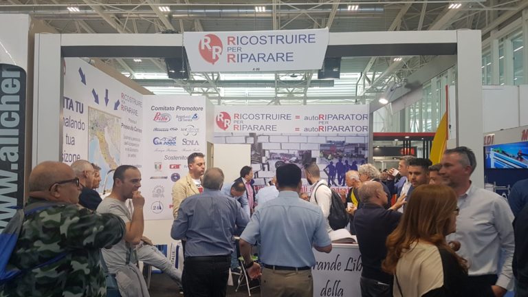 Stand Ricostruire per Riparare Autopromotec 2019