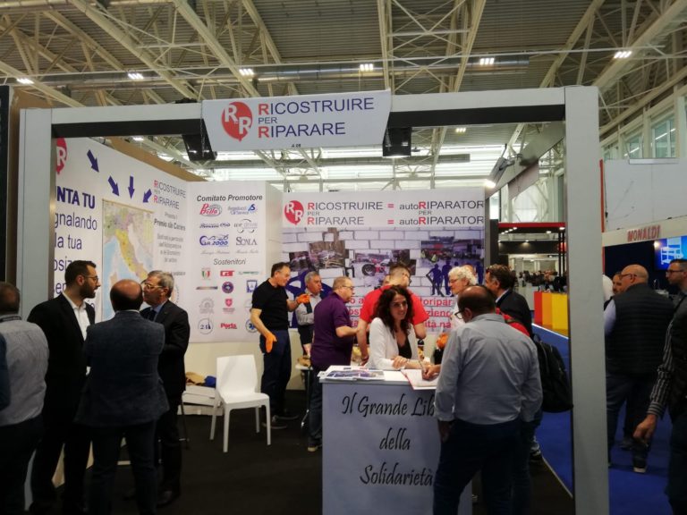 Stand Ricostruire per Riparare Autopromotec 2019